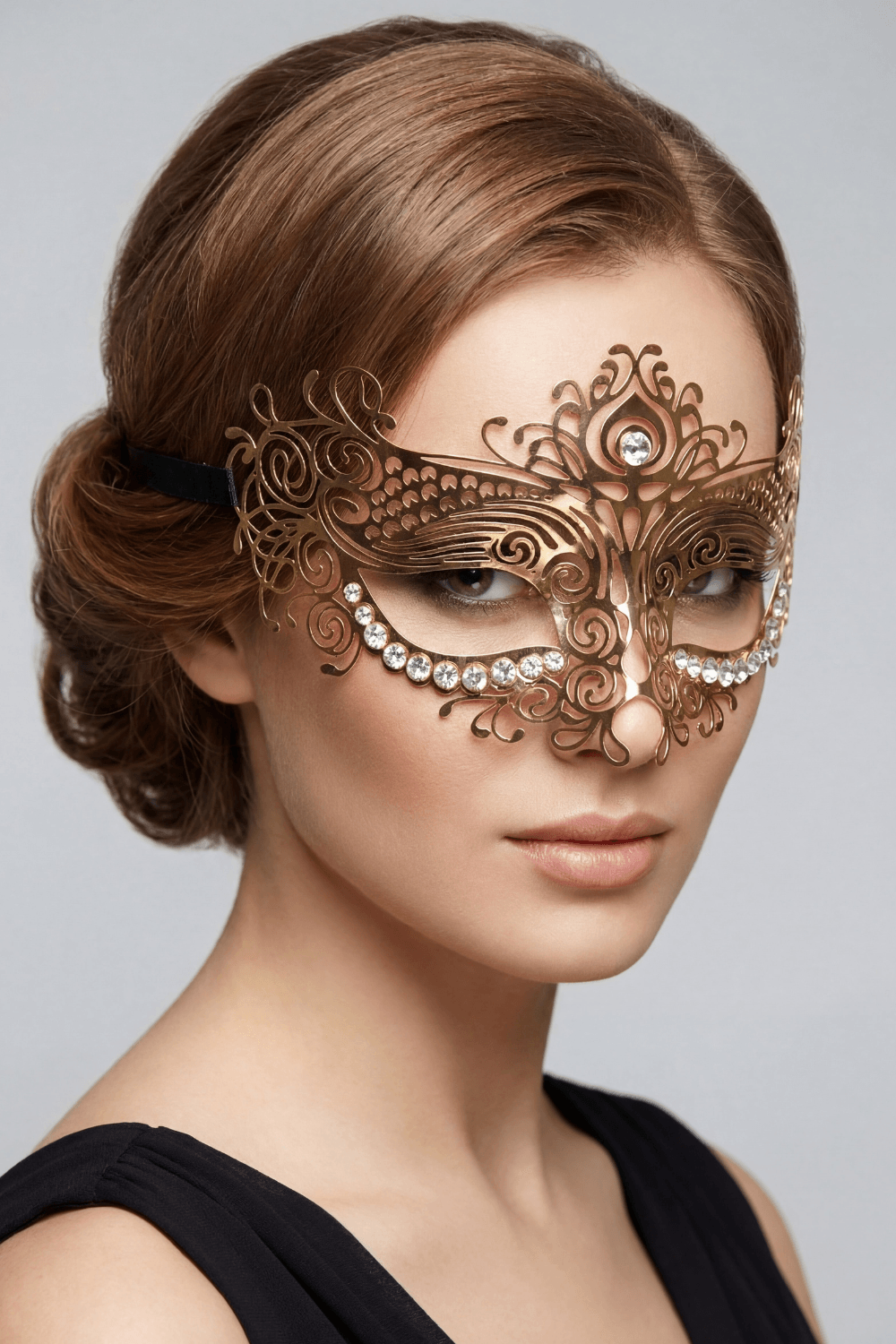Masque vénitien Ornella rigide doré avec strass