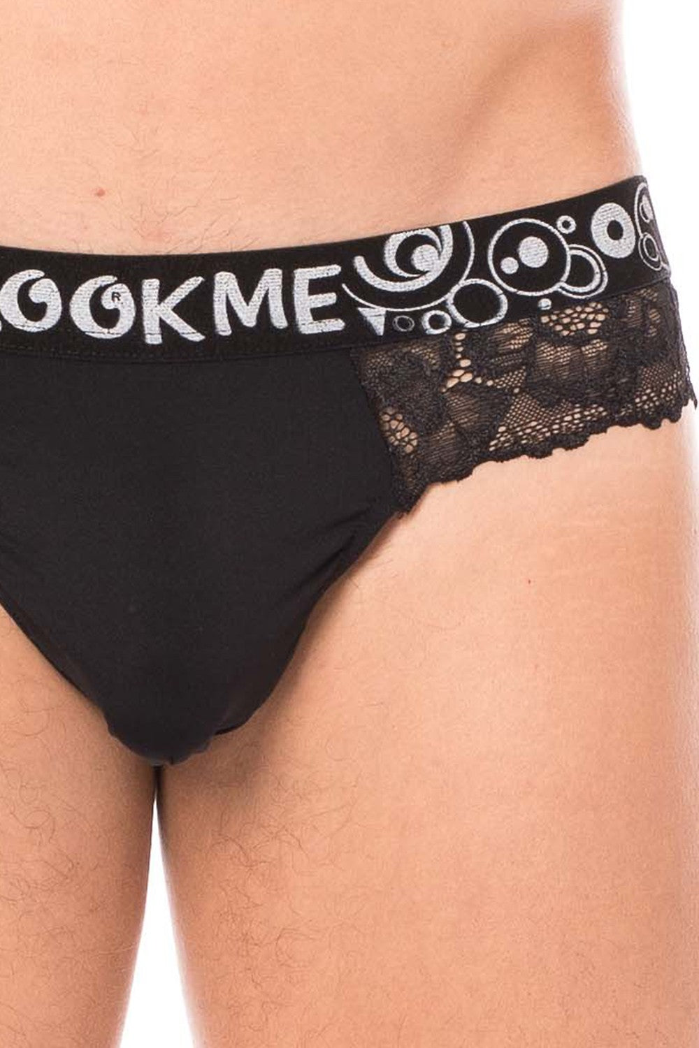 String noir en dentelle délicate
